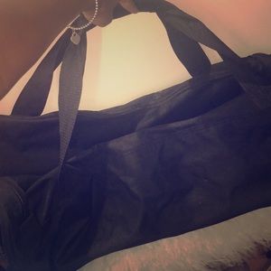 Large duffel bag with wheels